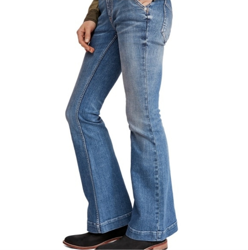 Free People Heirloom Bootcut size 29 Mid Rise Stretch Denim Distressed Inseam 32